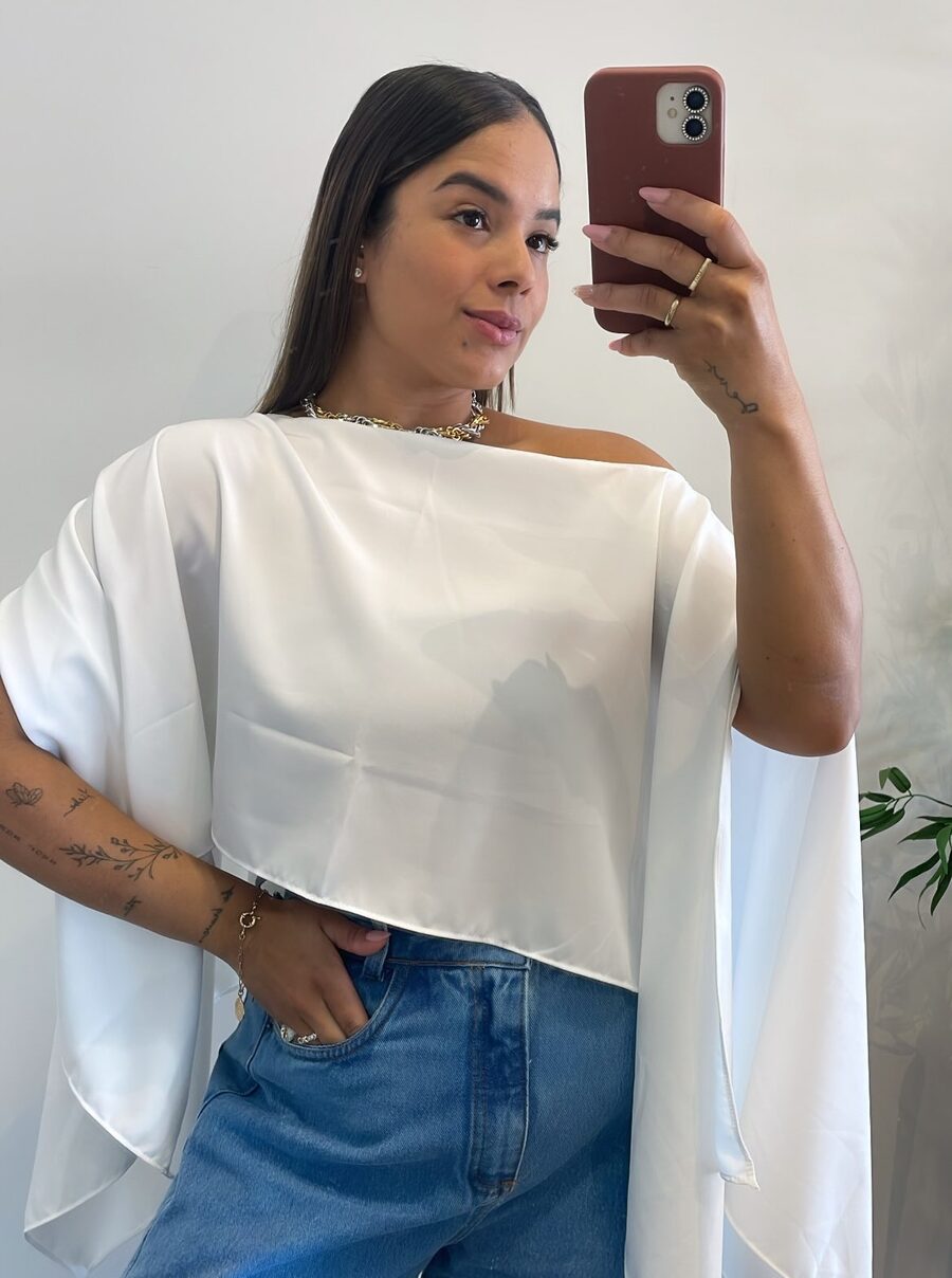 Blusa ombro único em cetim off white